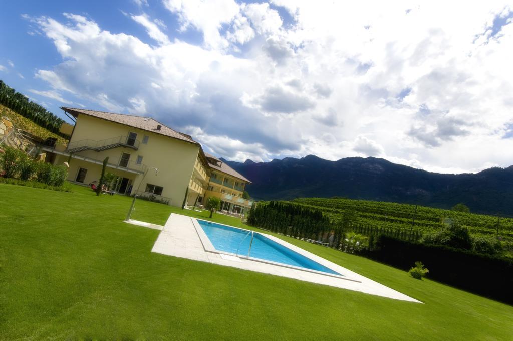 Hotel Weingarten Caldaro Esterno foto