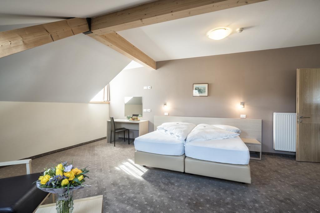 Hotel Weingarten Caldaro Esterno foto