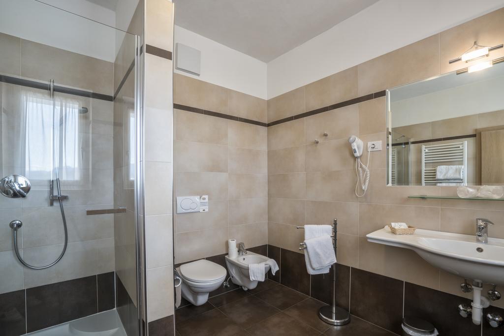Hotel Weingarten Caldaro Esterno foto