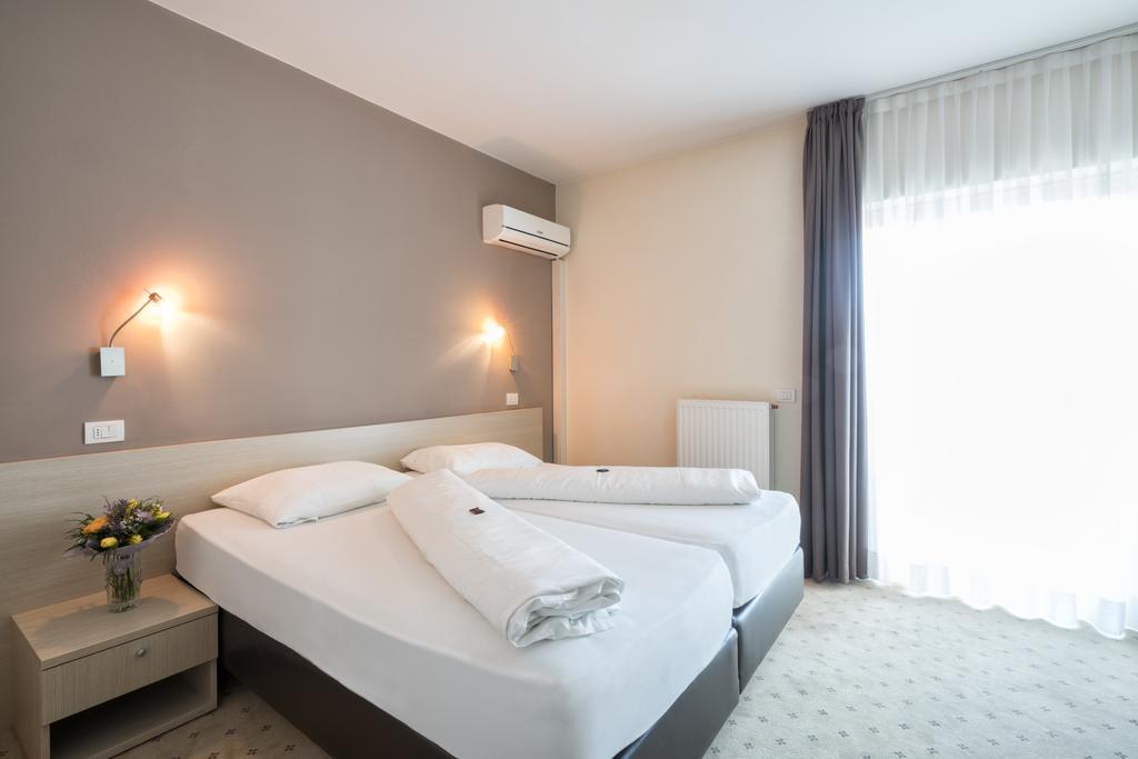Hotel Weingarten Caldaro Esterno foto