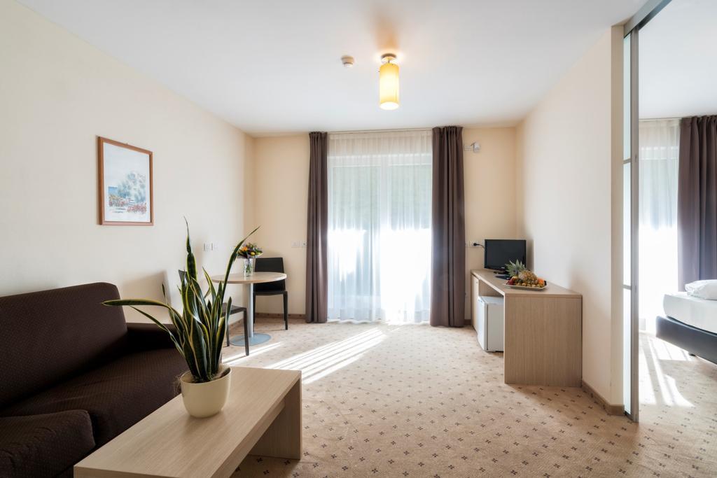 Hotel Weingarten Caldaro Esterno foto