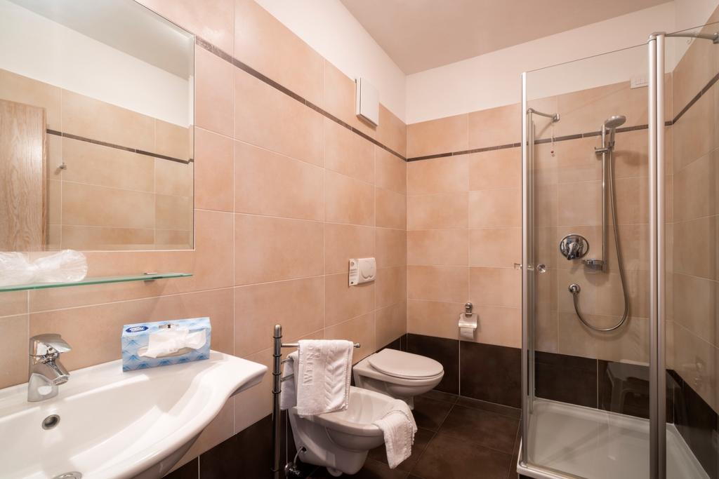 Hotel Weingarten Caldaro Esterno foto