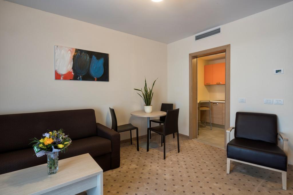 Hotel Weingarten Caldaro Esterno foto